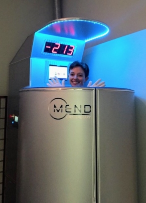 Customer Heather during cryotherapy session